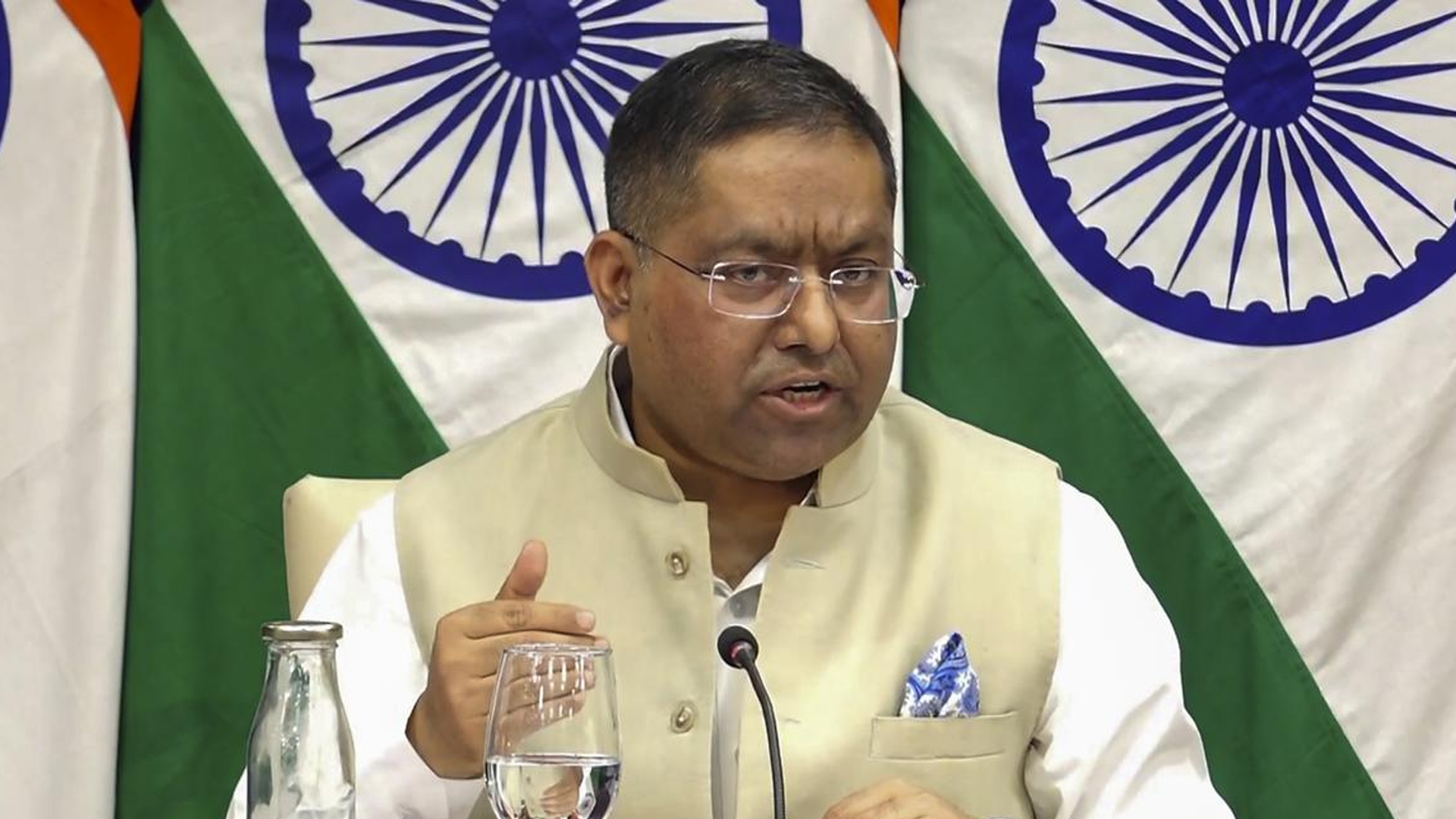 শেখ হাসিনাকে প্রত্যর্পণের অনুরোধ পর্যালোচনা করা হচ্ছে: ভারত